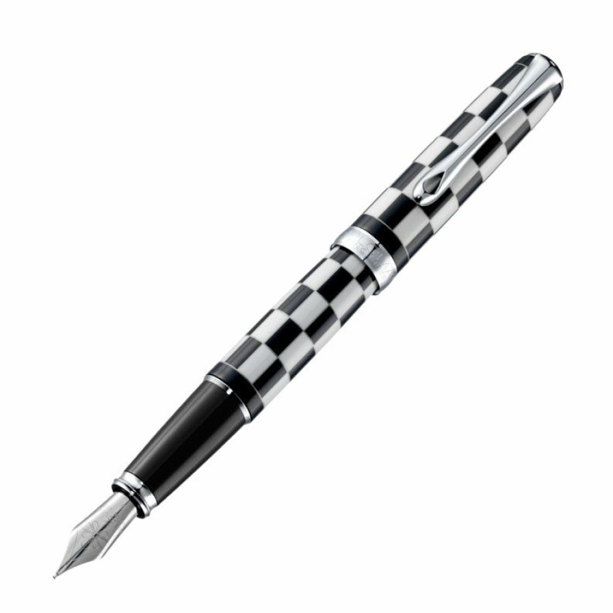 Fountain Pens * | New Diplomat Excellence A Plus Rome Black & White Fountain Pen, Fine Nib