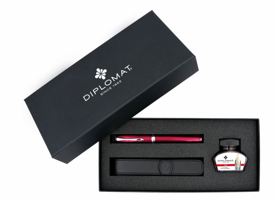 Fountain Pens * | Discount Diplomat Excellence A2 Fountain Pen Gift Set, Skyline Red